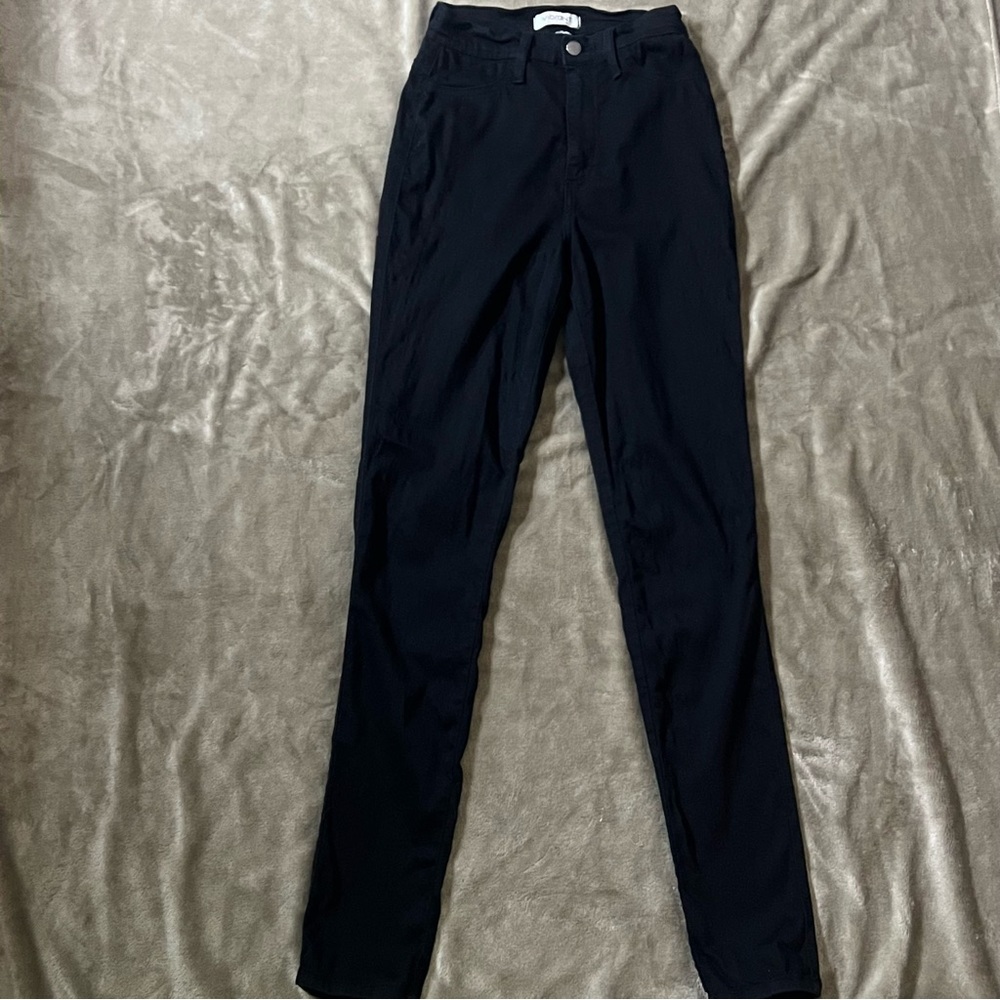 VIBRANT BLACK JEANS